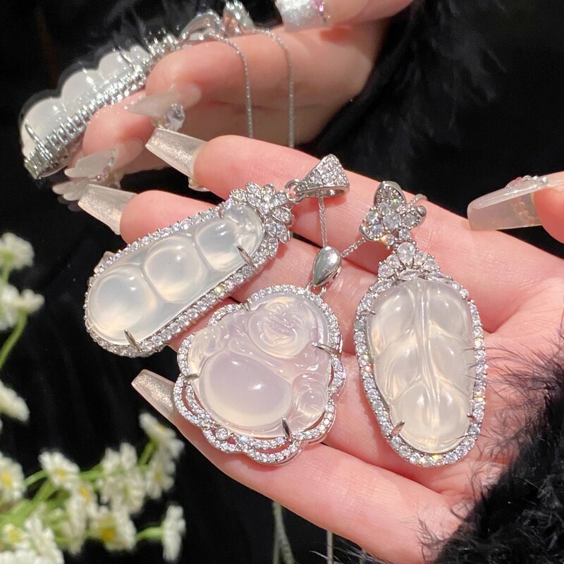 New Chinese-style Ice-transparent Buddha Golden Branches and Jade Leaves Fudou Necklace Women's Light Luxury Temperament Gentle Joker Accessories Wholesale New Chinese-style Ice-transparent Buddha Golden Branches and Jade Leaves Fudou Necklace Women's Light Luxury Temperament Gentle Joker Accessories Wholesale