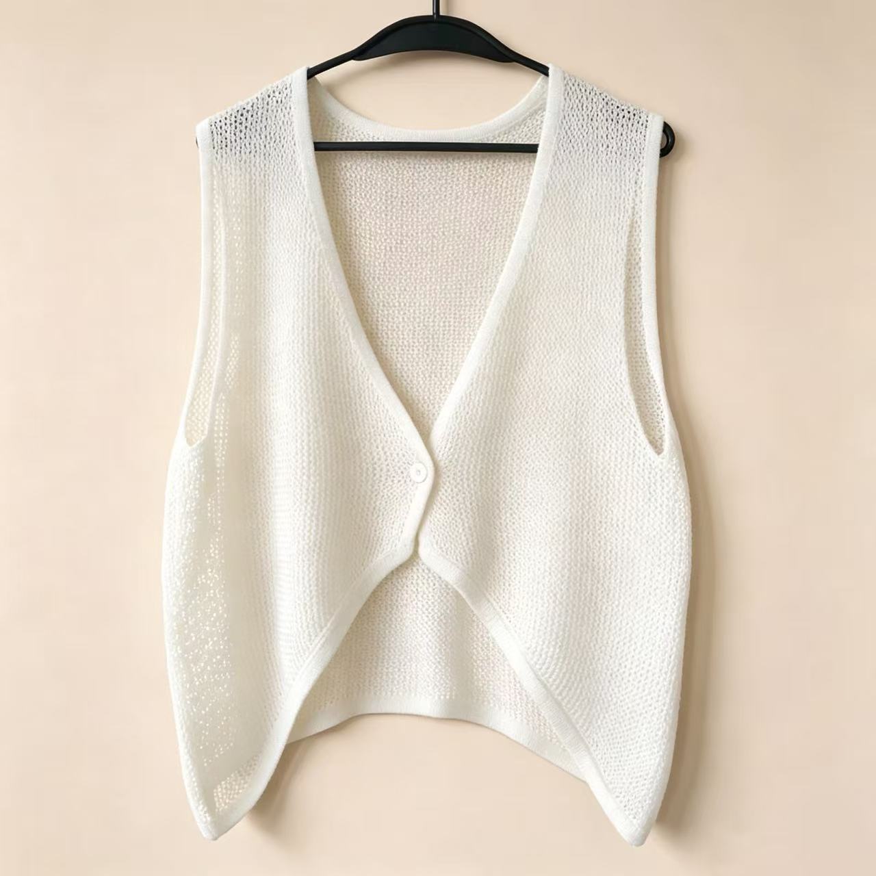 Women's Summer Short V-Neck Knitted Vest, 2026 New Style, Thin, Breathable, Sleeveless, Top