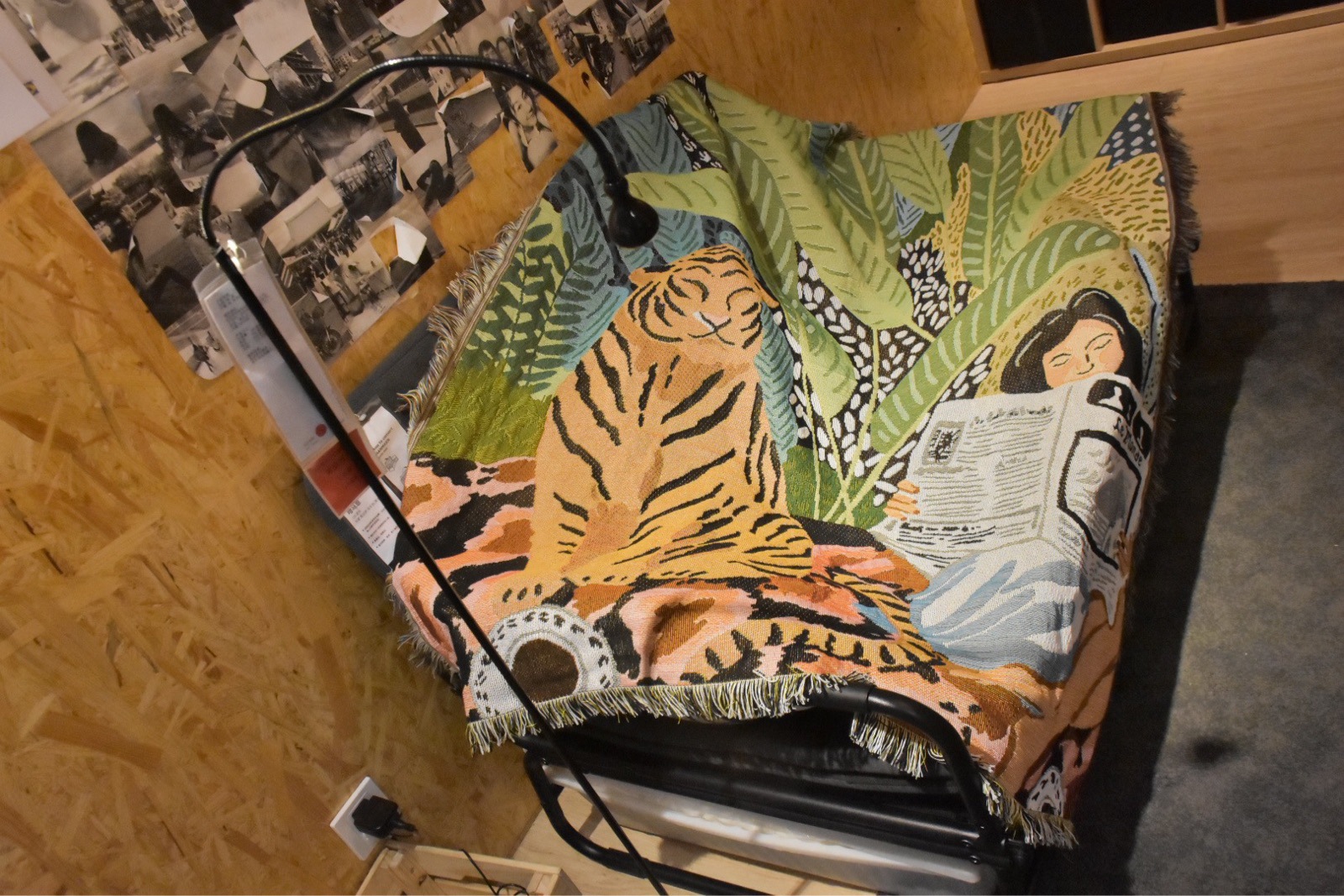 Jacquard homewares blanket tapestry bohemian tiger girl throw blanket