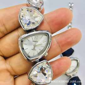 跨境爆款彩色水晶百搭女士手表轻奢小众天然石手链表直播外贸货源