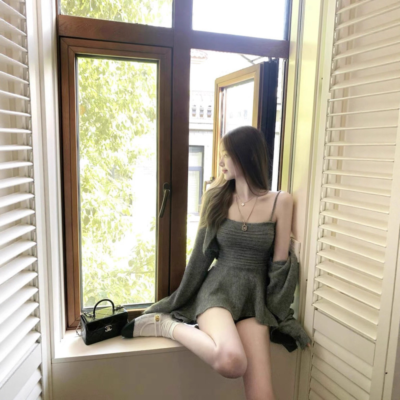 盘盘美神悸动秋季短款针织外搭开衫长袖外套女+吊带针织短裙|undefined