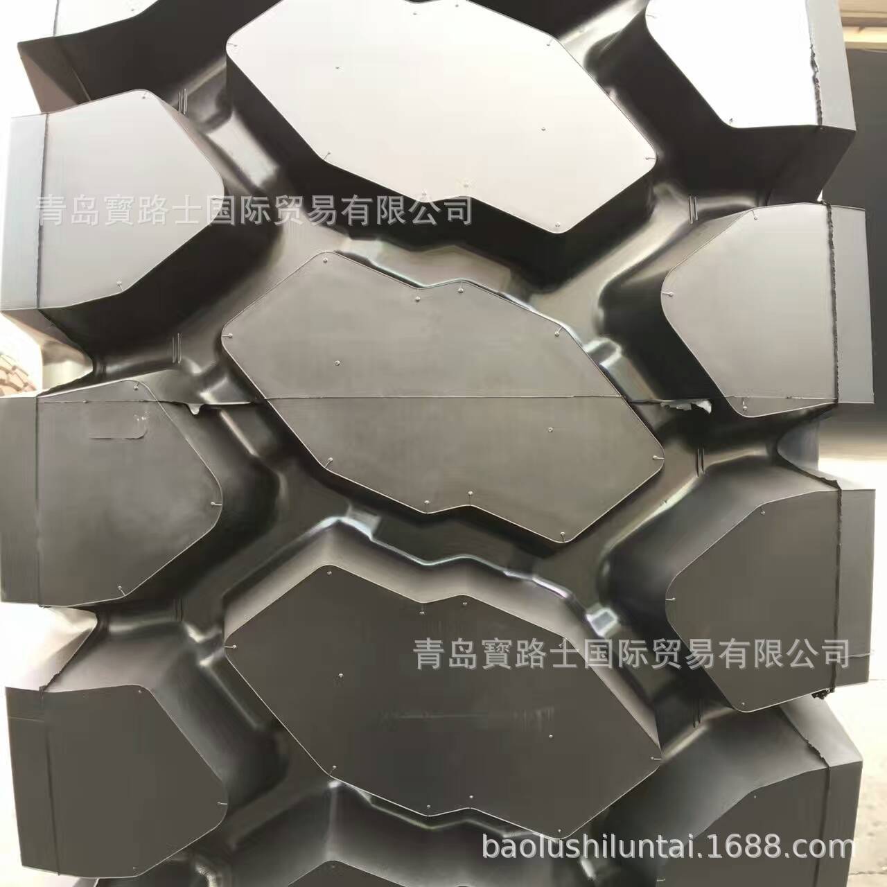 运梁机轮胎 33.00R51    钢丝工程机械轮胎