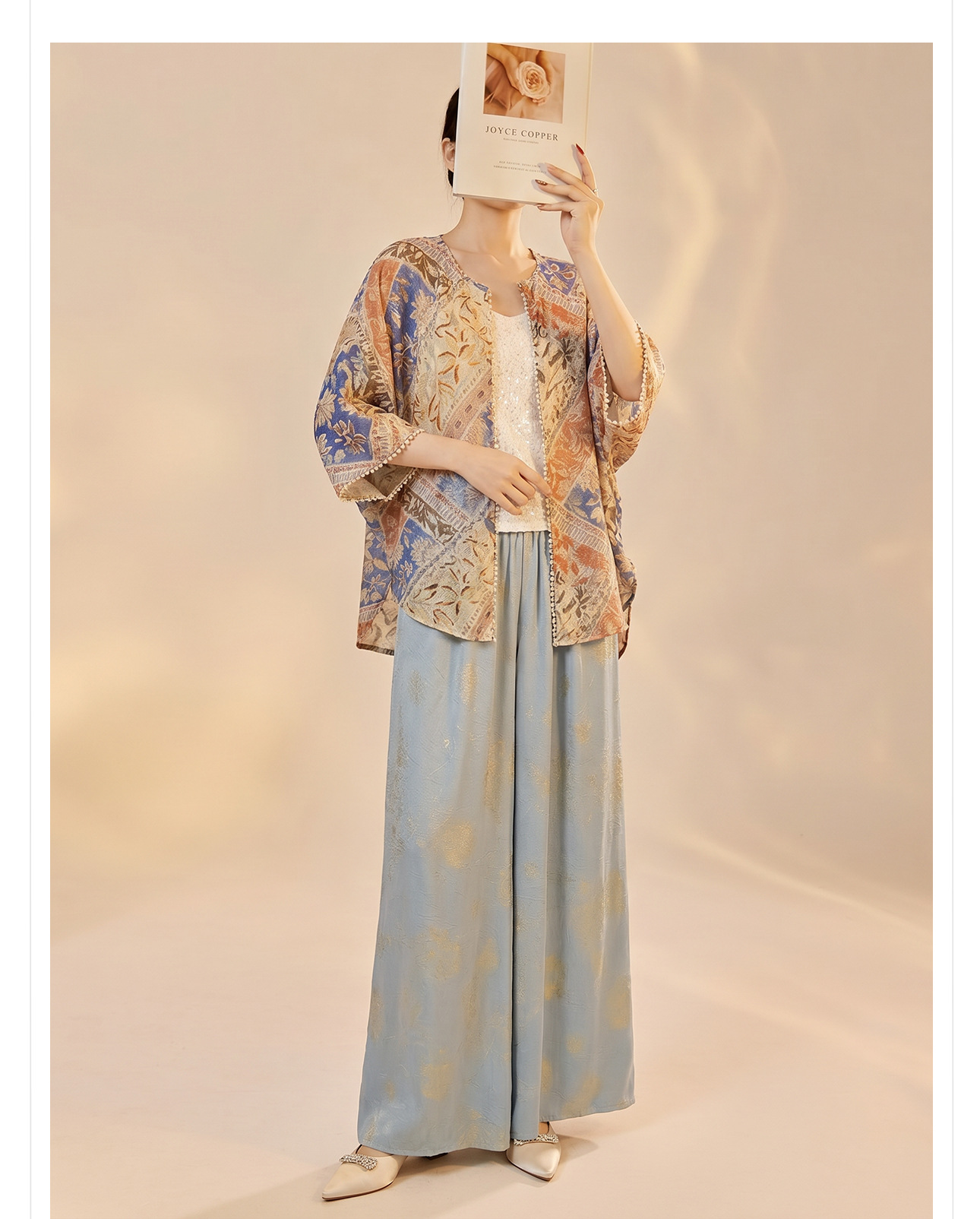 Áo cardigan mùa hè mỏng nhẹ thoáng khí, họa tiết in chống nắng đính cườm, dáng rộng — Xanh da trờicolor, Thái Đường chi tiết 5
