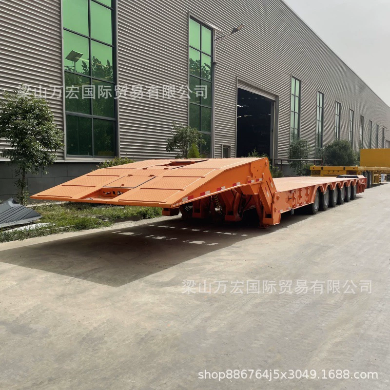Завод-изготовитель поставляет специальные полуприцепы с откидной низкорамной платформой и складной низкорамной платформой.