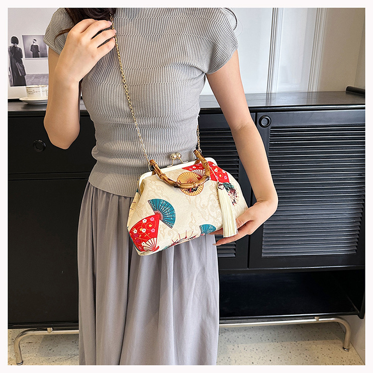 2023 neue grenzüberschreitende Nischenclip-Schnalle, High-End-Dinner im ethnischen Stil, Modekette, eine Schulter, Umhängetasche für Damen_voghion.com