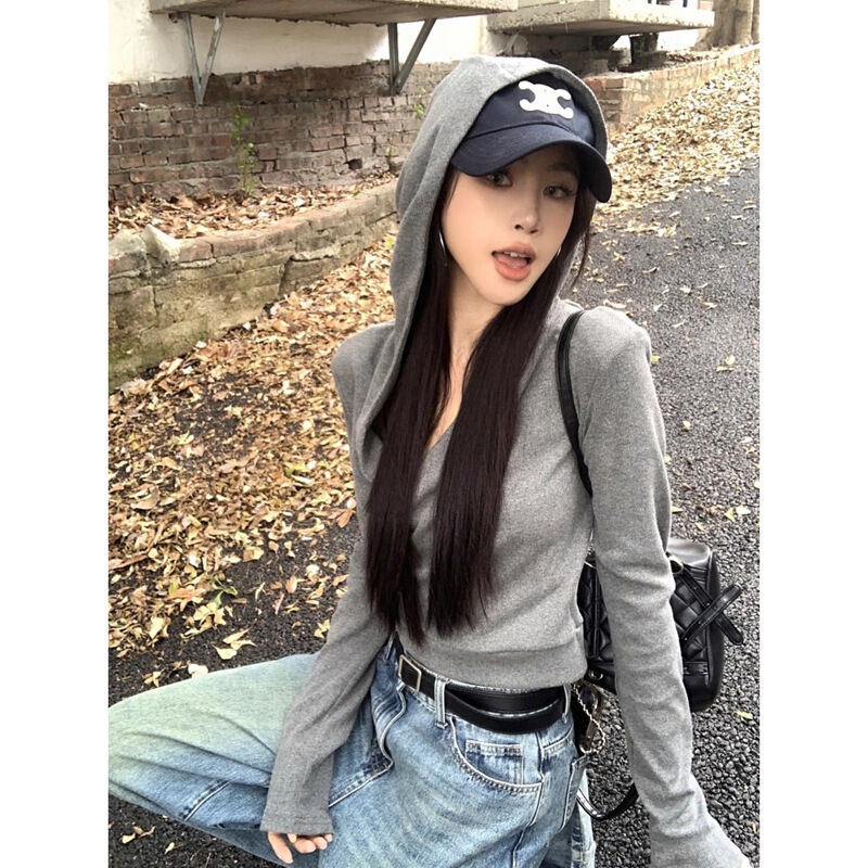 Vintage Grey Cross Hooded Long-sleeved T-shirt Elegant Short Zipper Top Vintage Grey Cross Hooded Long-sleeved T-shirt Elegant Short Zipper Top