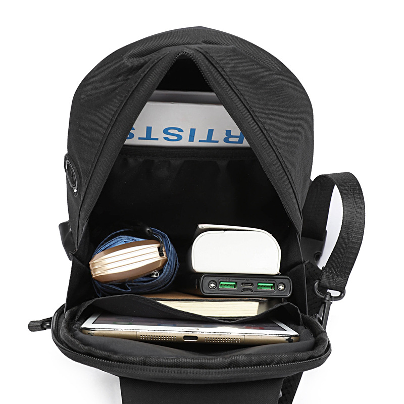 Zaino di ricarica USB per moto da uomo, guscio rigido antispruzzo, borsa sul petto obliqua a cavallo, piccolo zaino da pendolarismo_voghion.com