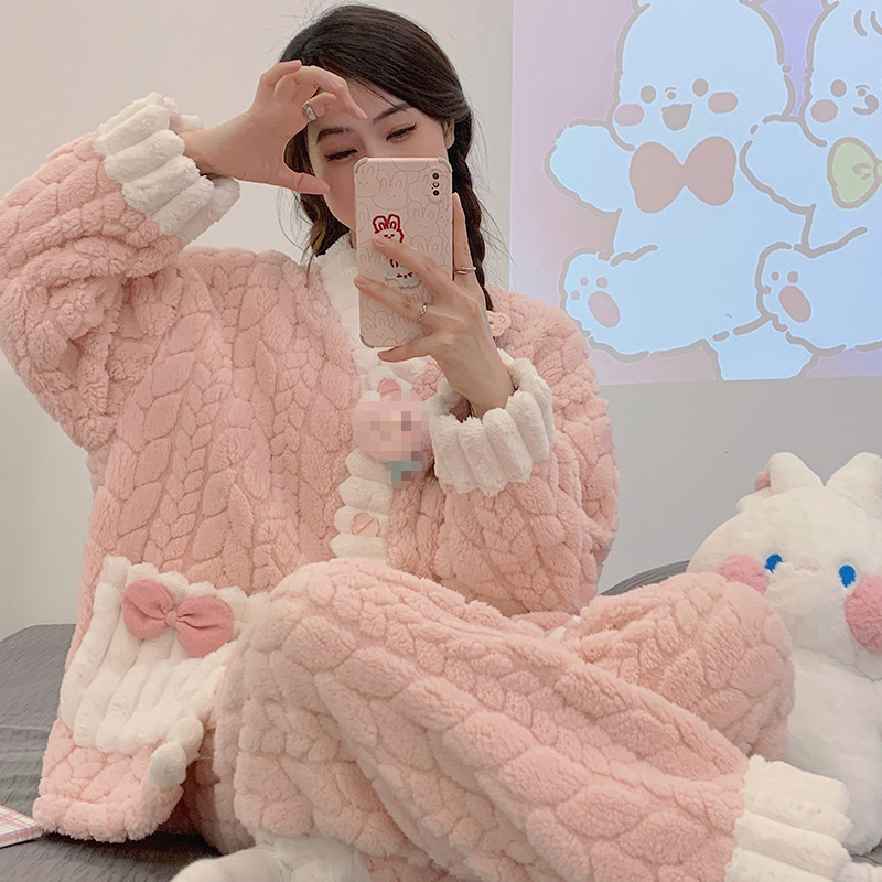 冬季长袖珊瑚绒睡衣女2025新款法兰绒加厚保暖家居服外穿开衫套装|undefined