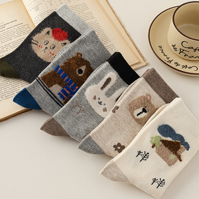 Korean Autumn and Winter New Style Socks for Women, Mid-Calf Socks, Cartoon Korean Version, Cute Long Socks, Wholesale Socks from Zhuji, Pure Cotton for Autumn and Winter