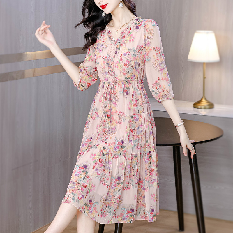 Silk Dress for Petite Women, Floral Print, Thin Silk, Elegant and Slim-Fitting, Long Dress with a Light Luxury and High-End Feel Silk Dress for Petite Women, Floral Print, Thin Silk, Elegant and Slim-Fitting, Long Dress with a Light Luxury and High-End Feel
