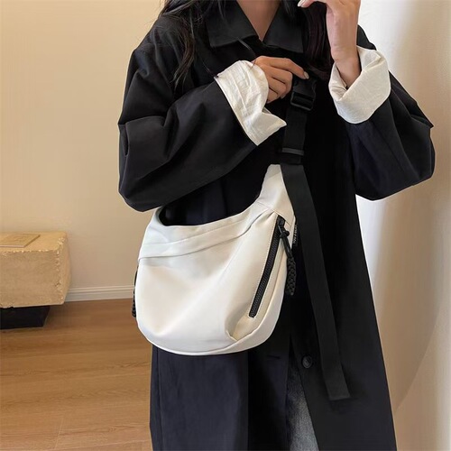Waterproof oxford cloth, large capacity dumpling bag, cross-body bag, female niche, new all-matching casual dynamic shoulder bag, trendy