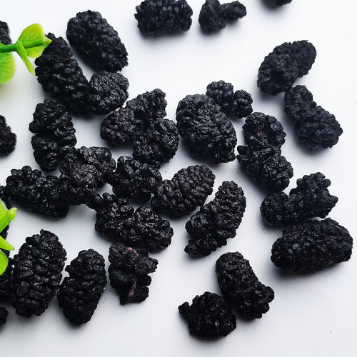 New arrival loose dried black mulberries from Sichuan, large fruit for wholesale. Large-grained, unwashed mulberry dried fruit for herbal tea brewing, wholesale.