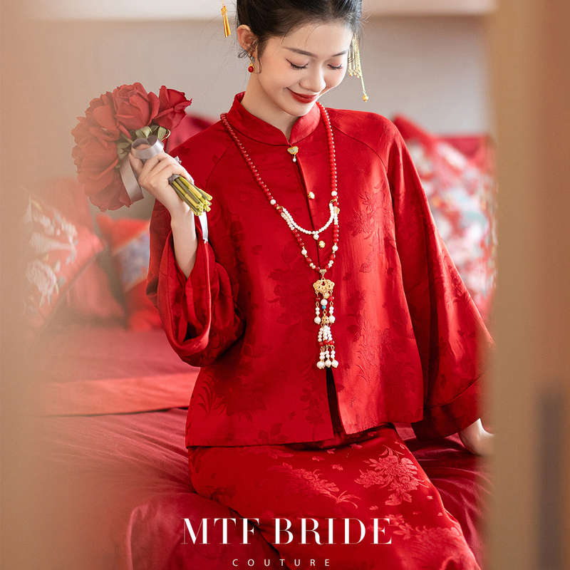 New Chinese-Style National Dress, Modernized Cheongsam for Young Girls, Engagement Toast Dress, Bride's Retro Red Dress in the Style of the Republic of China