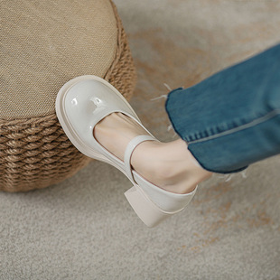 2023 New Mary Jane Shoes Chanel Style Shallow Mouth Chunky Heel Sandals Early Spring Women's Shoes Vintage French Loafers High Heels