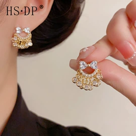 耳环;耳坠;耳扣