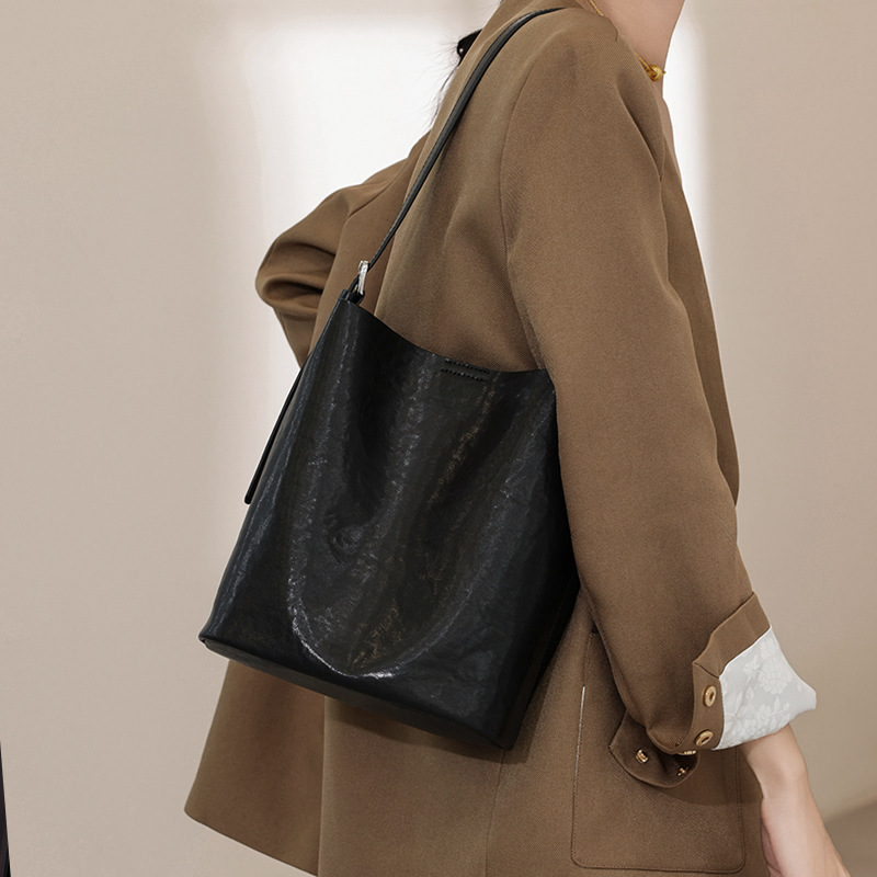 Bolsos de cubo de cuero de vaca vegetal 2024 nuevas tendencias retro bolsos de hombro único de moda bolso de mujer casual