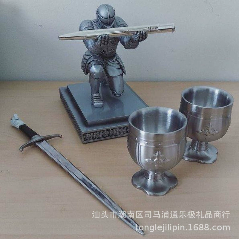 通乐极 PenHolder Knight Pen Seat Armor Hero Pen Holder Display Stand Stationery Pen Holder Metal Electroplating