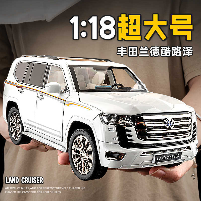 1:18 Toyota Cruiser Lc300 Alloy Car Imitation Real Land Cruiser Off-Road Vehicle Ornaments Kidsren's Toys Wholesale