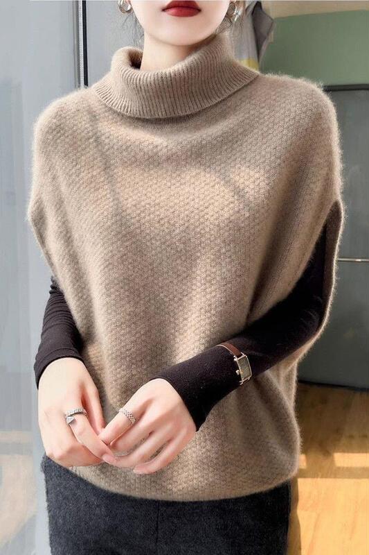 Middle-Aged Women's Knitted Vest for Autumn and Winter, Loose Sleeveless Sweater Outerwear with Batwing Sleeves Middle-Aged Women's Knitted Vest for Autumn and Winter, Loose Sleeveless Sweater Outerwear with Batwing Sleeves
