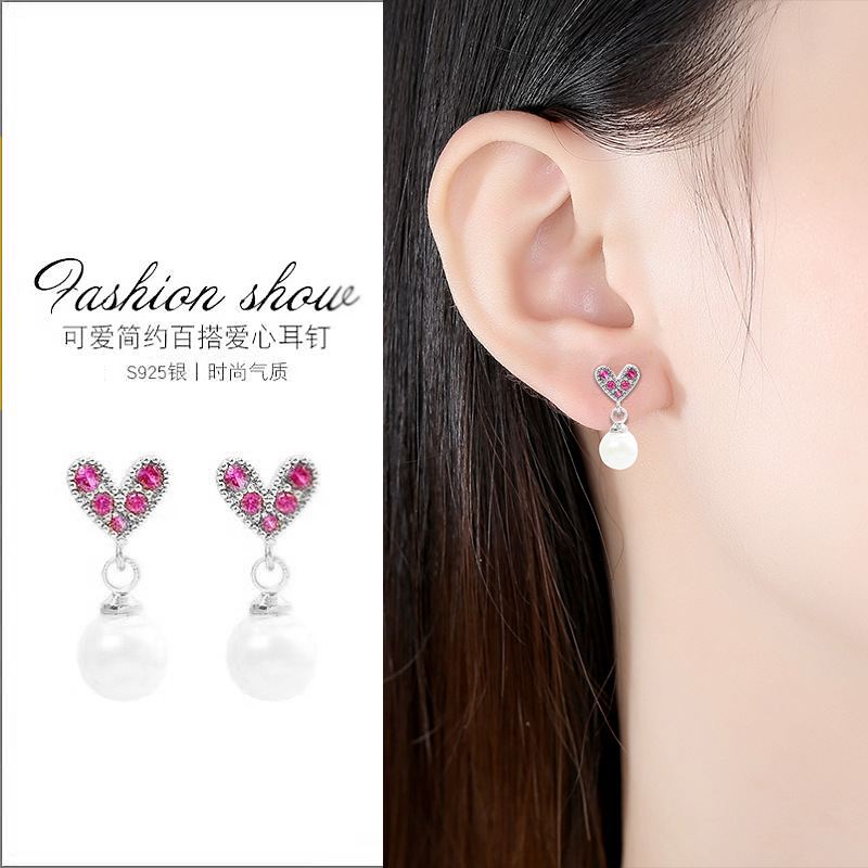 Pendientes de perlas en forma de corazón de plata esterlina S925 pendientes simétricos de mujer pendientes incrustados en diamantes elegantes pendientes de cristal simples japoneses y coreanos