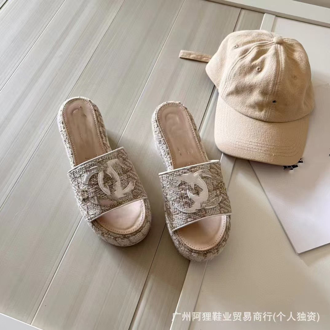 Verano nuevo fondo grueso una sandalera bordado versátil muffin fondo aumento de altura pendiente con fragancia sandalias de fondo plano para mujeres