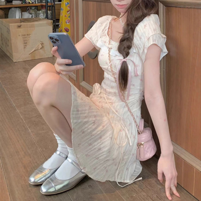 甜美百搭2025年夏季法式碎花小个子绝美方口领收腰连衣短裙A字裙|undefined