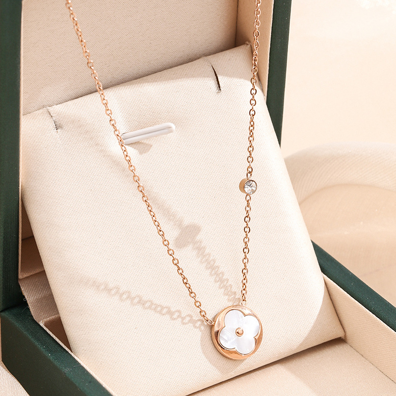Elegant Four Leaf Clover Titanium Steel Plating Shell Pendant Necklace