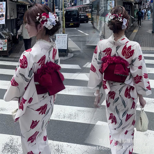 �ͷ�Ů���b���y�����Ї��Lԡ���ļ����µ�����ʽ�⾰�������շ��b