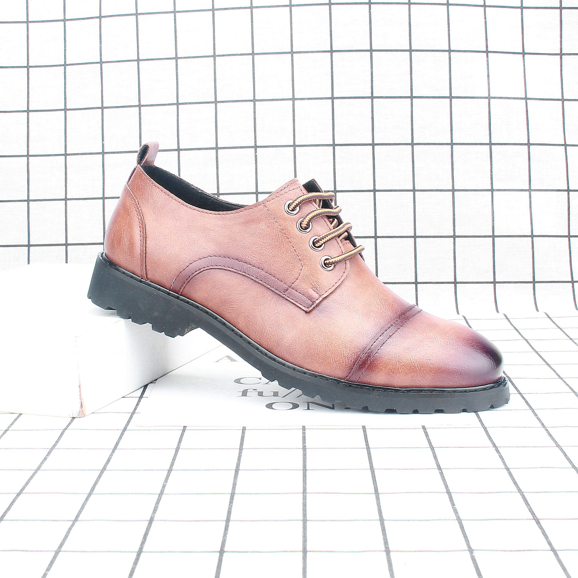 �������շ�һ�ŵ���Ьʱ�����������ͷ��ʿƤЬ402