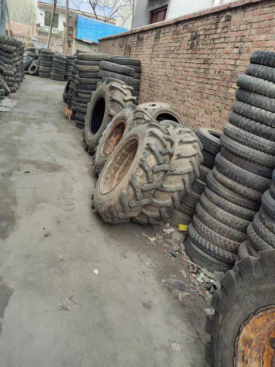 Used Nylon Agricultural Tires 600/650/700/750/825/900/1000 —13 14 16 20