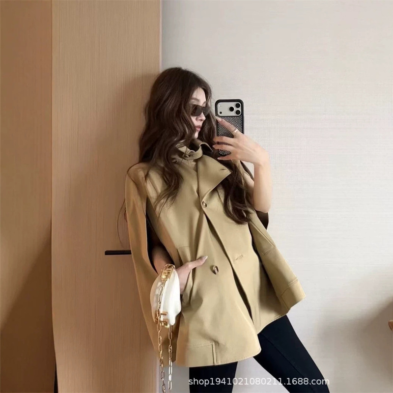 RA* 2026 Autumn/Winter New Collection: Women's Cape-Style Windbreaker Jacket RA* 2026 Autumn/Winter New Collection: Women's Cape-Style Windbreaker Jacket
