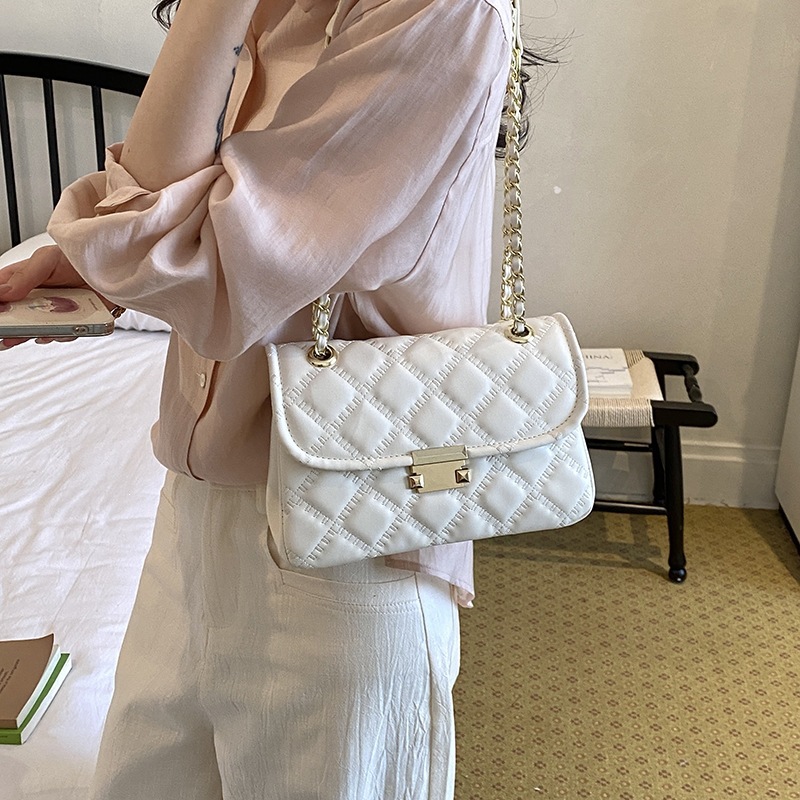 2026 nuevo bolso de mujer cadena de diamante bolso pequeño bolso de lujo ligero sensación diaria mochila nicho universal bolso de hombro