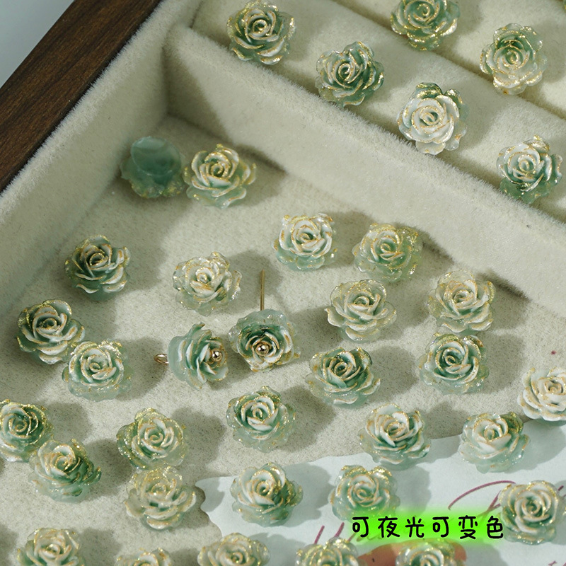 穴のない細いキラキラの柔らかいゴムの花の光はバラの花の片面の彫刻のdiyの手作りの数珠のネイルの携帯電話のケースの材料を変えます。