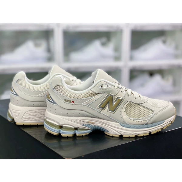 2002 leather light rice gray "m2002R3