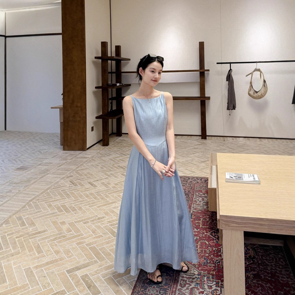 DIGM ミニマリストハイエンドパール光沢のあるテンセルアセテートサスペンダースカート 2025 春夏ウエストドレス女性 A10950
