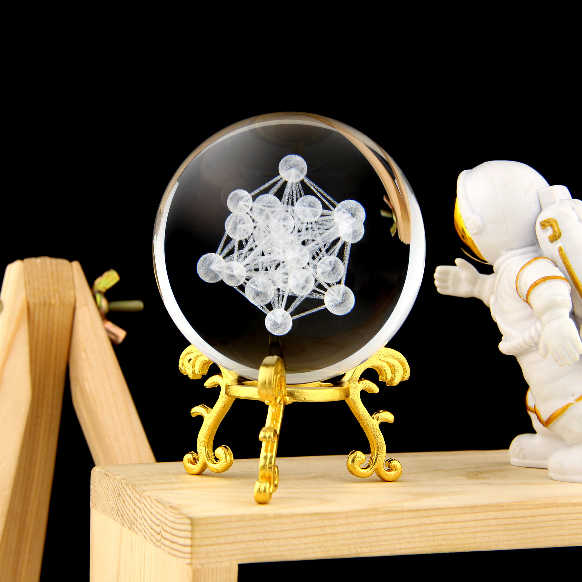 Fabricante de Puzhou, bola de cristal grabada, decoración para el hogar, venta al por mayor transfronteriza, adecuada para salas de estudio, gabinetes de TV y cualquier escena versátil.