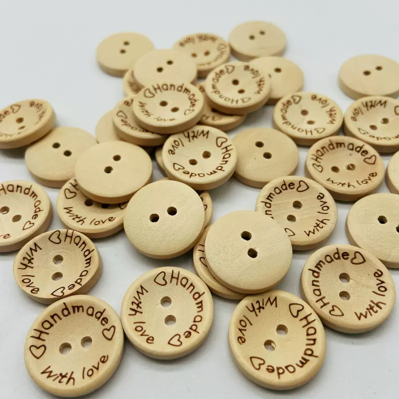 外贸热销木制圆形激光打标两眼纽扣hangmade DIY服装辅料原木扣子