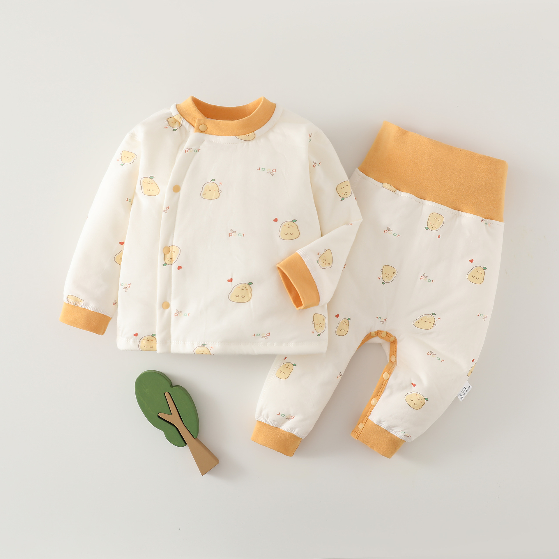 yellow fragrant pear