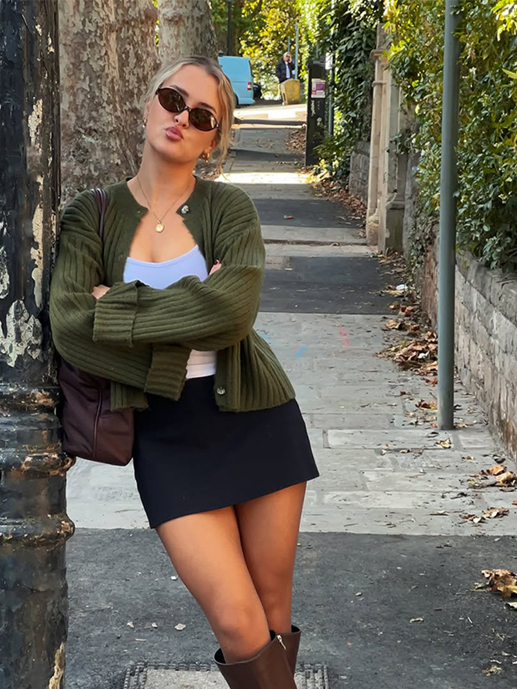Xiaoxiang estilo de moda corto color sólido de una sola fila de hebilla suéter cardigan para mujeres 2025 otoño y invierno nuevo estilo europeo y americano transfronterizo