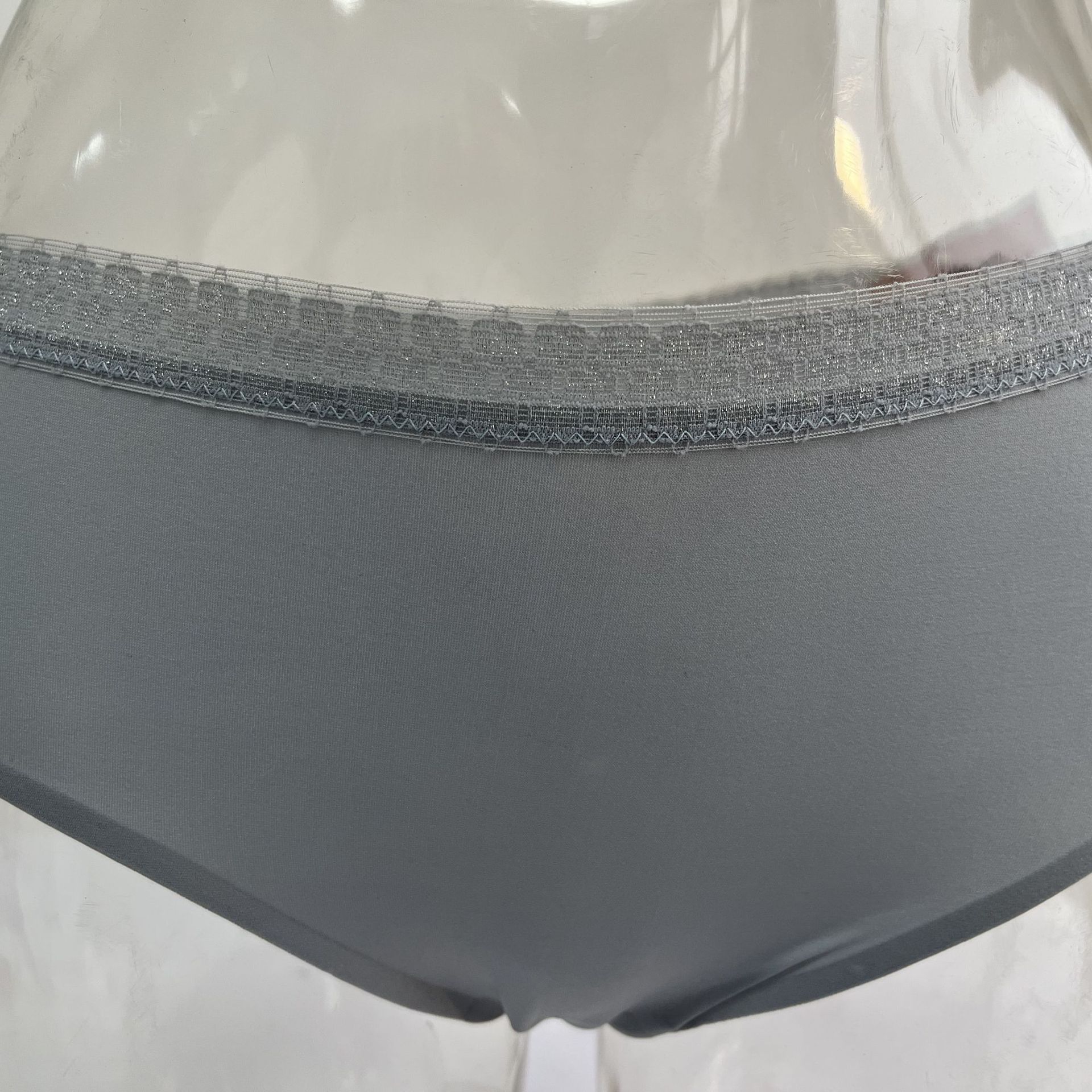 夏季薄款冰丝面料透气清凉少女三角裤纯色无痕内裤女批发外贸