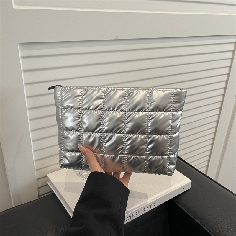 Bolsas de maquillaje de gran capacidad de ocio coreano 2025, nuevo diseño de nicho de moda simple bolsas de mano para mujeres