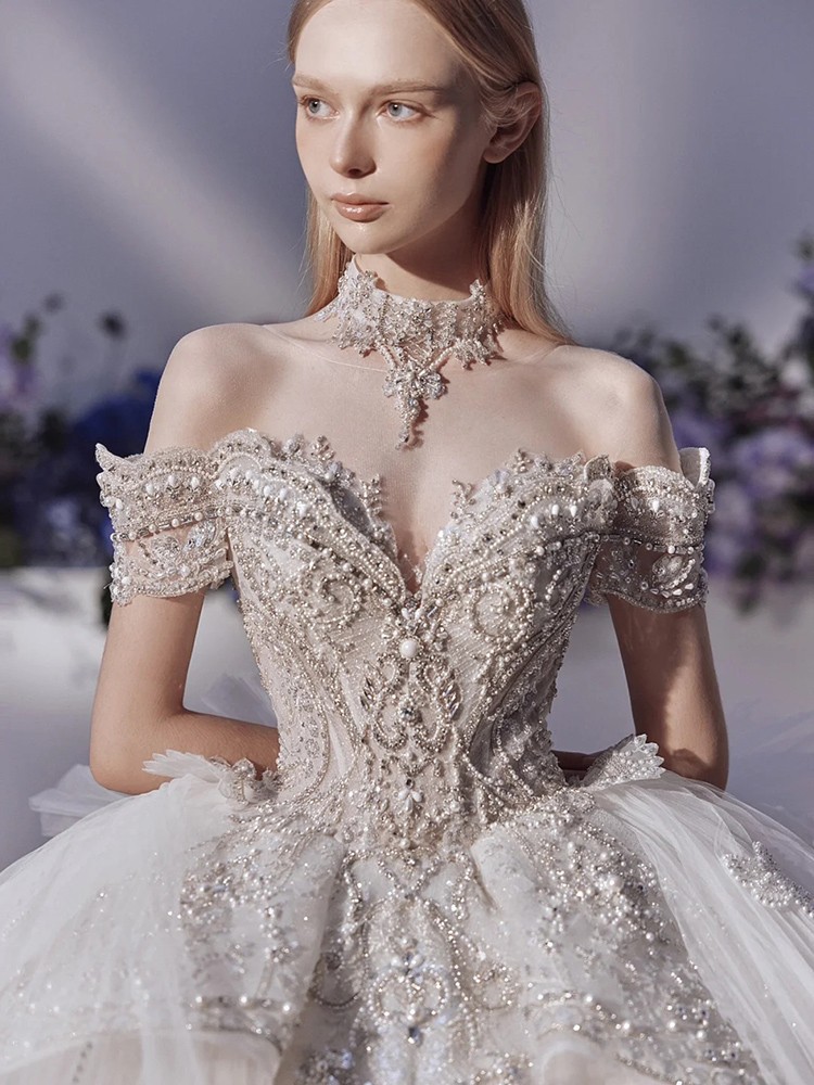 Vestido de novia de lujo 2025, nuevo modelo para novias pequeñas, talla grande, con cola larga, diseño de hombros descubiertos D101.