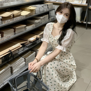 Summer 2022 new square collar short sleeve waist slimming bubble sleeve skirt floral French dress women's fashion