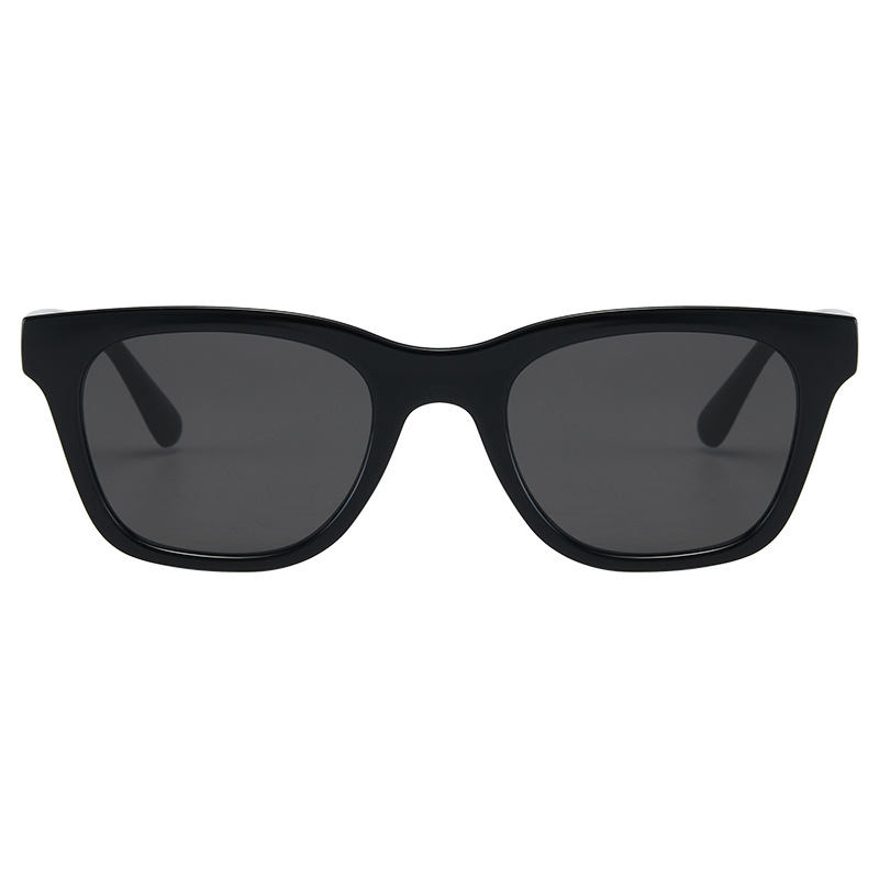 Retro glasses solar-powered
