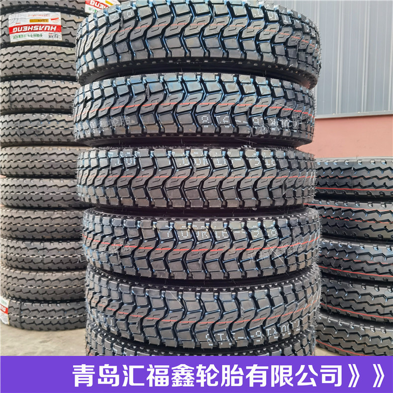 厂家批发全钢丝载重卡车小货车轮胎700R16中花猪鼻花驱动轮胎