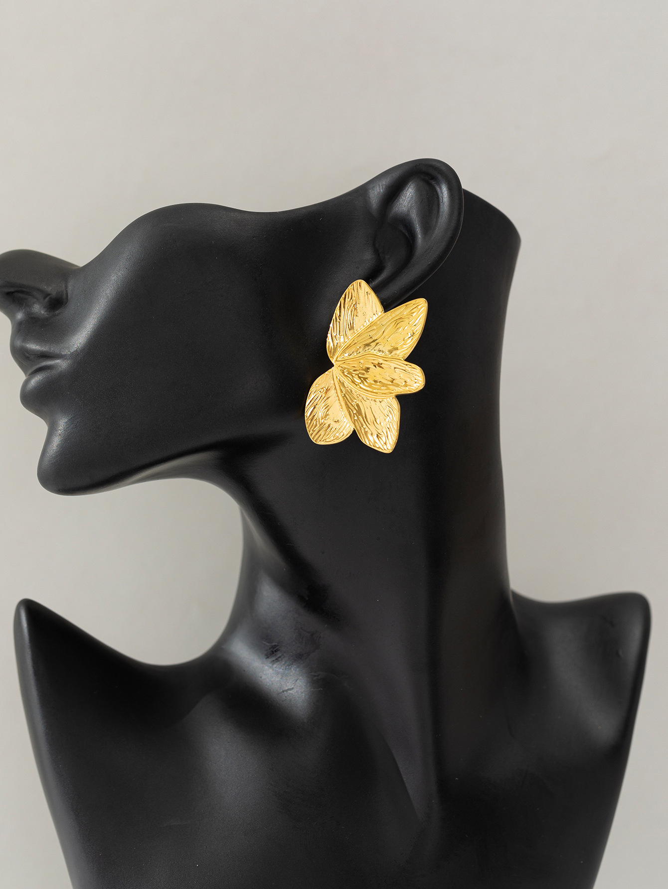 1 Pair Elegant Lady Modern Style Leaf Flower Plating 316 Stainless Steel  18K Gold Plated Drop Earrings display picture 2