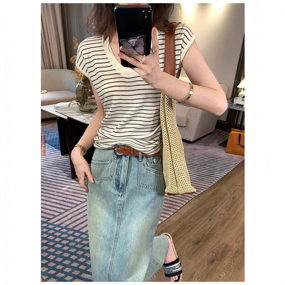 U-neck T-shirt Women's 2025 Summer New Arrival Wide Shoulder Loose Fashionable Elegant Sleeveless Short Sweater Thin Slim-fit Top