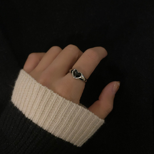 Black Heart Ring for Girls, Ins Trendy, Niche Design, Personality Retro Ring Set for Index Finger, Stackable Band Ring