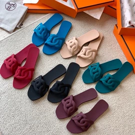 平底拖鞋;平底凉鞋;高跟凉鞋