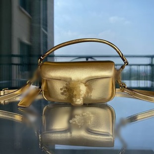 �¿��ǹ�ɫŮ�� �����r�г���ܛ녶�� Ůʿ����μ��б����羳